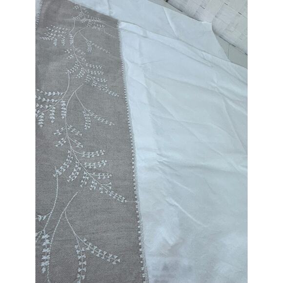 "John Lewis" Special Purchase 100% Cotton Pillowcases Standard Size Embroidered - Picture 5 of 9